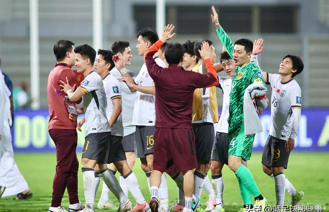 包含国内足球赛场实力悬殊，球队迎来胜利的词条